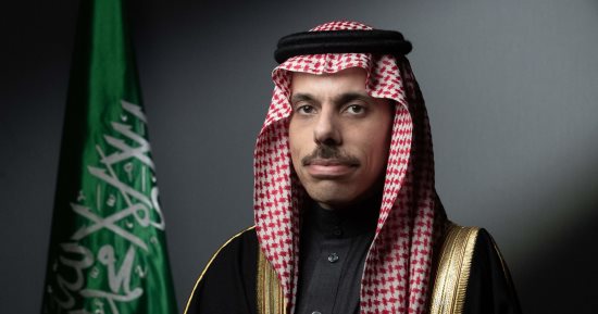 وزير خارجية السعودية يجدد إدانته للاعتداءات الإيرانية المتكررة ضد دول المنطقة
