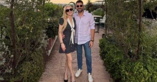 ليندسي لوهان تحتفل بيوم مهم مع صورة غير مرئية لزوجها وابنها 