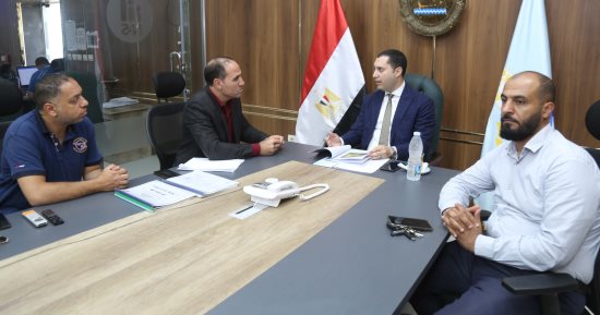نائب محافظ كفر الشيخ يجتمع بالإنذار المبكر وتوثيق الخارجية بالغرفة التجارية