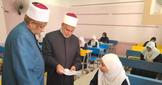 قيادات المنطقة الأزهرية بالأقصر يتابعون امتحانات الثانوية الأزهرية