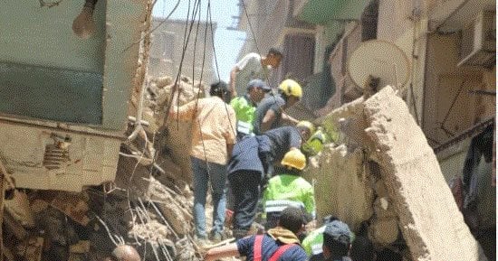 المعمل الجنائى ينتقل لموقع انهيار منزلين فى حدائق القبة