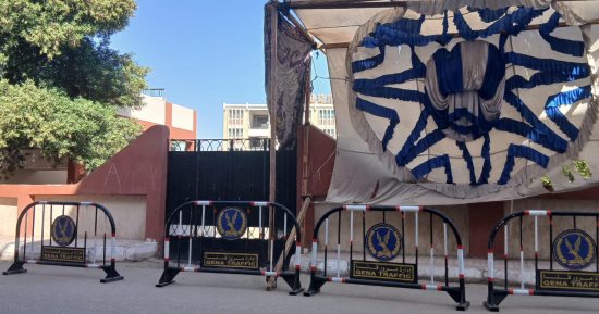 هدوء بمحيط اللجان.. 18 ألف طالب يؤدون امتحان اللغة العربية في قنا "فيديو"