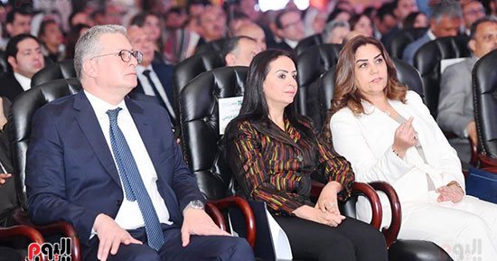 إطلاق مبادرة المسؤولية المجتمعية والسكن الكريم بقرى المرحلة الأولى لـ"حياة كريمة".. التضامن والبترول تخصصان 90 مليون جنيه للمبادرة.. وزيرة التنمية المحلية: تهدف لاستفادة آلاف المواطنين في 1477 قرية بـ20 محافظة