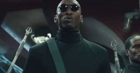 ماهرشالا يعلق على تأجيل Blade أثناء حضوره عرض فيلمه Jurassic World Rebirth