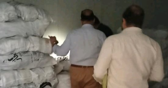 ضبط طن هياكل دواجن غير صالحه للإستهلاك الآدمى بمجزر بمنيا القمح