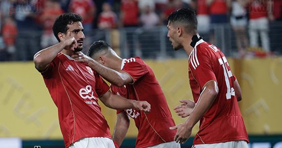 نجوم الأهلى يتحدثون فى ليلة وداع المونديال.. أفشة: حزين لعدم التأهل لدور الـ16 وأعتذر للجماهير.. محمد هانى: استفدنا من البطولة.. أبو على: جماهير الأهلى صنعت الحدث.. الشحات: غياب التوفيق وراء التعادل أمام بورتو