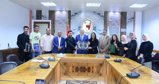 طلاب برنامج المساحة بآداب سوهاج يصممون "أطلس للمحافظة"