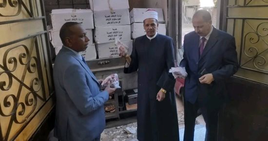 محافظة سوهاج: تسليم 2 طن لحوم لتوزيعها على الأسر الأولى بالرعاية