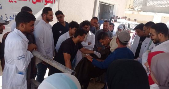 قافلة بيطرية مجانية بقرية الكولة بسوهاج لعلاج وفحص الحيوانات