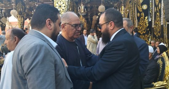 وفد من تنسيقية الأحزاب يقدم العزاء لأسر ضحايا حادث الطريق الإقليمي.. صور