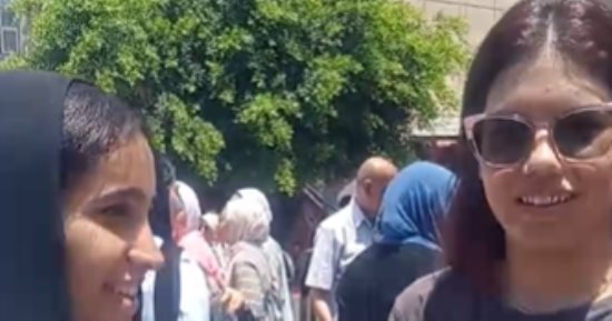 فرحة بين طلاب الثانوية العامة بكفر الشيخ لسهولة امتحان اللغة الإنجليزية.. فيديو