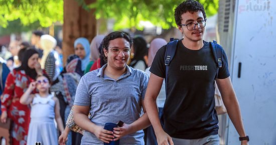 الأسئلة مع الإجابات.. امتحان الإنجليزى للثانوية العامة على جروبات الغش