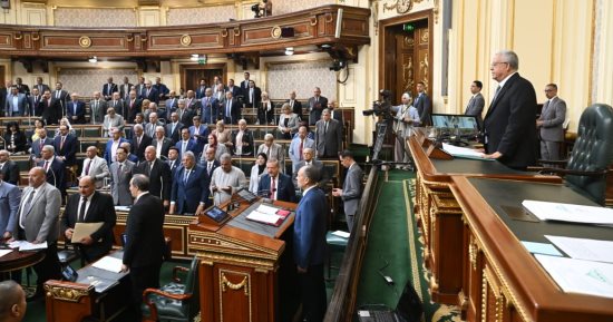 تداعيات حادث المنوفية.. مجلس النواب يكتسي بالحزن على وفاة 19 فتاة.. بدء الجلسة العامة بدقيقة حدادا على أرواح الضحايا.. نواب يلقون بيانات عاجلة ومطالب بمحاسبة المقصرين.. والحكومة: لن نتهاون مع المهملين