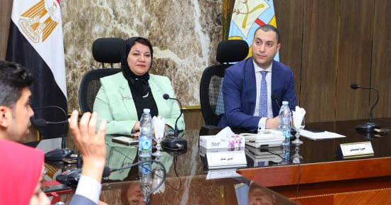 مناقشة خطة تنفيذ الهوية البصرية لتتناسب مع طبيعة محافظة كفر الشيخ وتاريخها