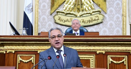 رئيس "النواب" للأغلبية: "المقاعد خالية ليه نناقش قانون مهم لا يصح ذلك"