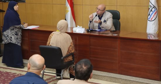 محافظ بنى سويف يوجه بحلول عاجلة لمشكلات المواطنين فى المرافق والخدمات