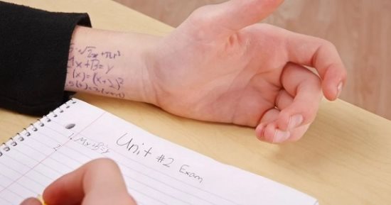 كيف تتعامل مع ابنك إذا اكتشفت تورطه فى الغش؟ افهم السبب الحقيقى وراء السلوك