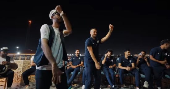 جدية وحماس ورقص على أنغام السمسمية فى معسكر المصرى.. فيديو