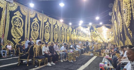 توافد أهالى سمنود لتقديم العزاء فى وفاة المطرب أحمد عامر بالغربية.. فيديو