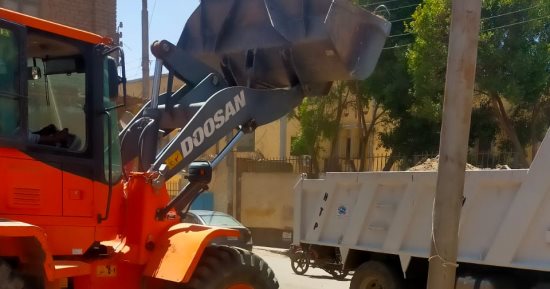 رفع 3500 طن أتربة ومخلفات صلبة في حملات نظافة مكثفة بمدينة إسنا.. صور