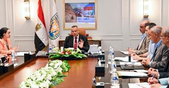 محافظ جنوب سيناء: تعامل فورى مع أى مخالفة بناء جديدة أو تعد على الأراضى