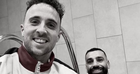 السيلفى الأخير بين محمد صلاح وجوتا في ليفربول