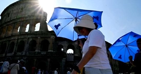 التكييف يحاصر أوروبا.. بين موجات الحر وضغط الكهرباء وتفاقم الأزمة البيئية.. شبكات كهرباء على حافة الانهيار أمام حرارة قياسية.. وارتفاع استخدام أجهزة التبريد تهدد البنية التحتية وتتحول إلى قنابل كربونية صامتة