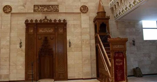 مسجد داخل أحد أقدم أديرة العالم.. دلالة خالدة على التسامح الدينى فى أرض سيناء.. دير سانت كاترين هنا صلى الرهبان وخدم البدو وسجد الجميع فى حضرة السلام.. وثيقة العهدة المحمدية ضمانة لحماية الرهبان واحترام العقيدة