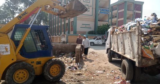 رفع 2006 أطنان قمامة وتحرير 89 محضرا تموينيا متنوعا فى كفر الشيخ.. صور