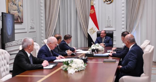 الرئيس السيسى يلتقى المدير العام لهيئة الدولة للطاقة النووية "روسأتوم" الروسية.. متحدث الرئاسة: اللقاء يأتي فى إطار زيارة "ليخاتشوف" للتوقيع على اتفاق تكميلي بين مصر وروسيا بشأن بناء المحطة النووية ونظم الحماية