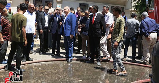 محافظ القاهرة يتفقد موقع حريق سنترال رمسيس