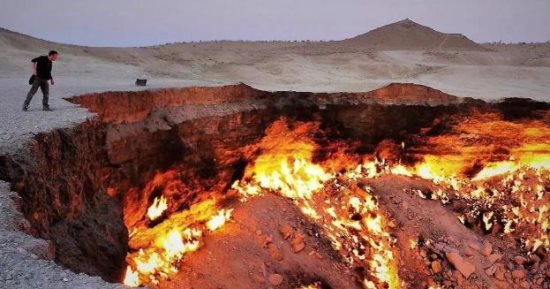 بوابة الجحيم.. حفرة مشتعلة فى تركمانستان منذ أكثر من 50 عامًا تثير الدهشة
