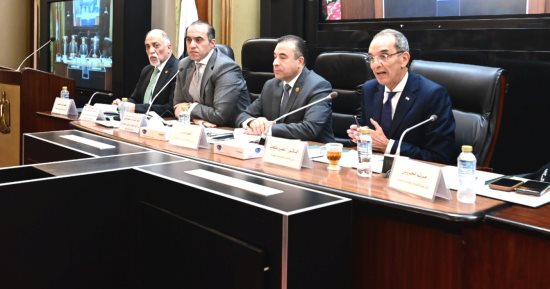 وزارة الاتصالات أمام النواب يعلن عودة جلسات البورصة غدا: الخطوط تعمل بنسبة 100%  
