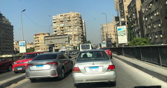 النشرة المرورية.. زحام الطرق الرئيسية في القاهرة والجيزة