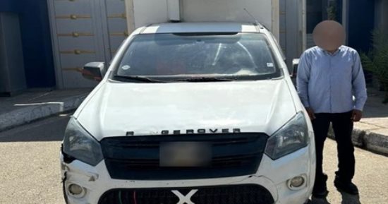 ضبط سائق ربع نقل يسير عكس الاتجاه