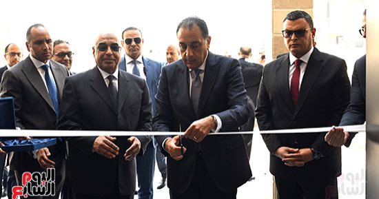 رئيس الوزراء يفتتح مقر مكتب خدمات الأجانب بالعاصمة الإدارية الجديدة