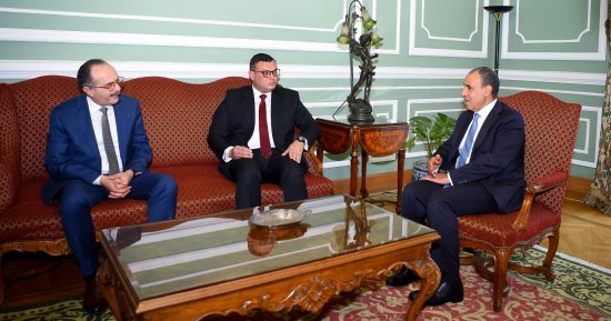 وزير الخارجية يستقبل وزير الإسكان للتنسيق حول دعم الروابط مع أفريقيا