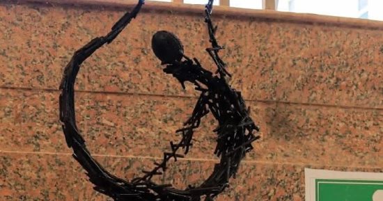 "مرسى".. مشروع تخرج يجسد رحلة الإنسان في البحث عن الأمان.. صور