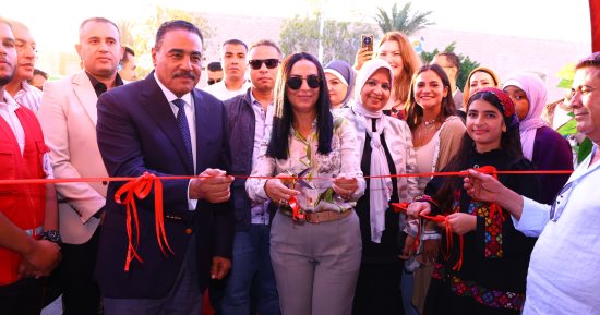 وزيرة التضامن تتفقد أروقة معرض "ديارنا للحرف التراثية" بالساحل الشمالى