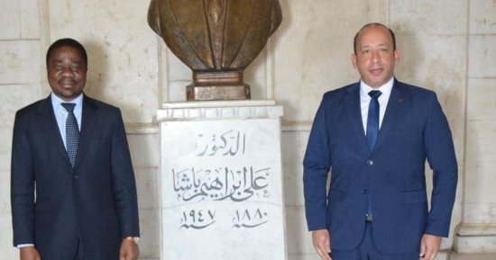 قصر العيني يستقبل سفير كوت ديفوار لبحث التعاون في إطلاق البرنامج الفرنسي الطبى
