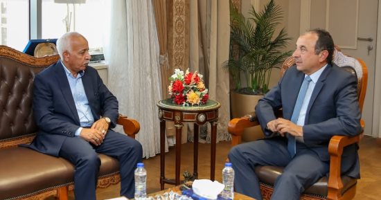 اتحاد العمال ووزير قطاع الأعمال يبحثان تطوير منظومة التدريب والتأهيل المهنى