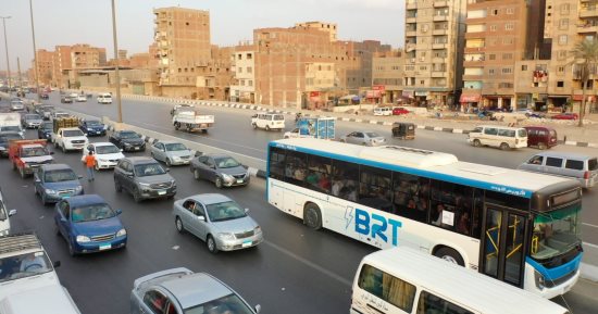 النقل: تعاون مع المرور لإقرار مخالفة أى مركبة تسير بحارة الأتوبيس الترددى