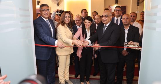 وزراء العدل والتخطيط والتنمية المحلية يفتتحون فرع توثيق محكمة جنوب الجيزة