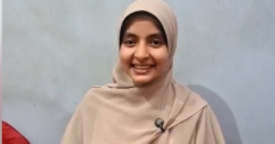 تليفزيون اليوم السابع في منزل "رحاب" الأولى على الثانوية الفندقية