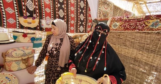 أزياء مصر نسيج وهوية.. زى أهل الوادى الجديد يعكس العادات الأصيلة