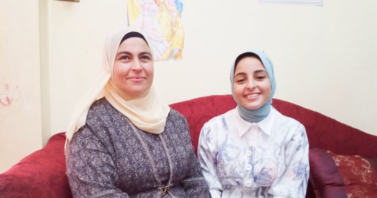 "اليوم السابع" يشارك فرحة الأولى على الثانوية الفنية سهر منصور.. فيديو