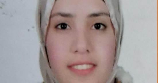أسرة الطالبة رنا الأولى فى الدبلومات الفنية: تفوقت على توأمها سيد