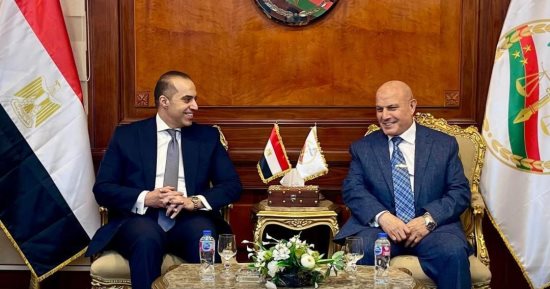 وزير الشؤون النيابية يهنئ المستشار محمد الشناوي بتوليه رئاسة النيابة الإدارية