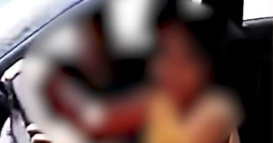 وزارة الداخلية تضبط طفلا يقود سيارة.. فيديو