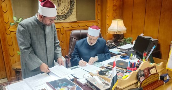  وكيل الأزهر يعتمد نتيجة اختبارات رواق الخط العربي والزخرفة بالمحافظات